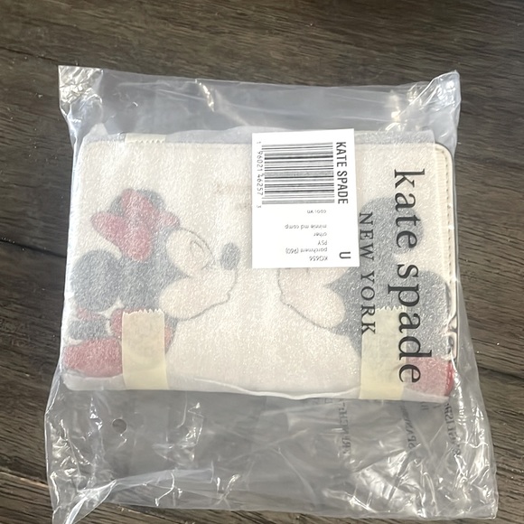 Disney X Kate Spade New York Minnie Medium Compact Bifold Wallet - Picture 4 of 7